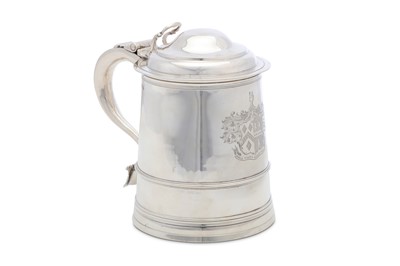 Lot 371 - A George III antique sterling silver tankard,...