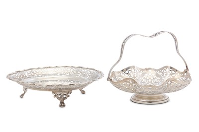 Lot 241 - A George V sterling silver fruit stand or...
