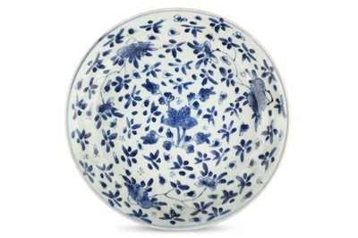 Lot 27 - A SET OF SIX CHINESE BLUE AND WHITE DISHES....