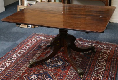 Lot 385 - A Regency mahogany rectangular top breakfast...