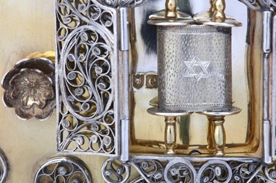 Lot 348 - Judaica – A fine Victorian antique parcel-gilt...