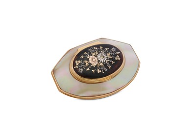 Lot 48 - A George II gold-mounted mother of pearl and...