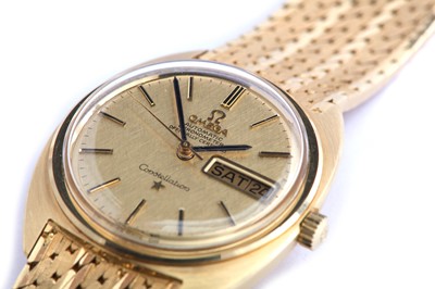 Lot 372 - OMEGA. A GENTS 18K YELLOW GOLD AUTOMATIC...