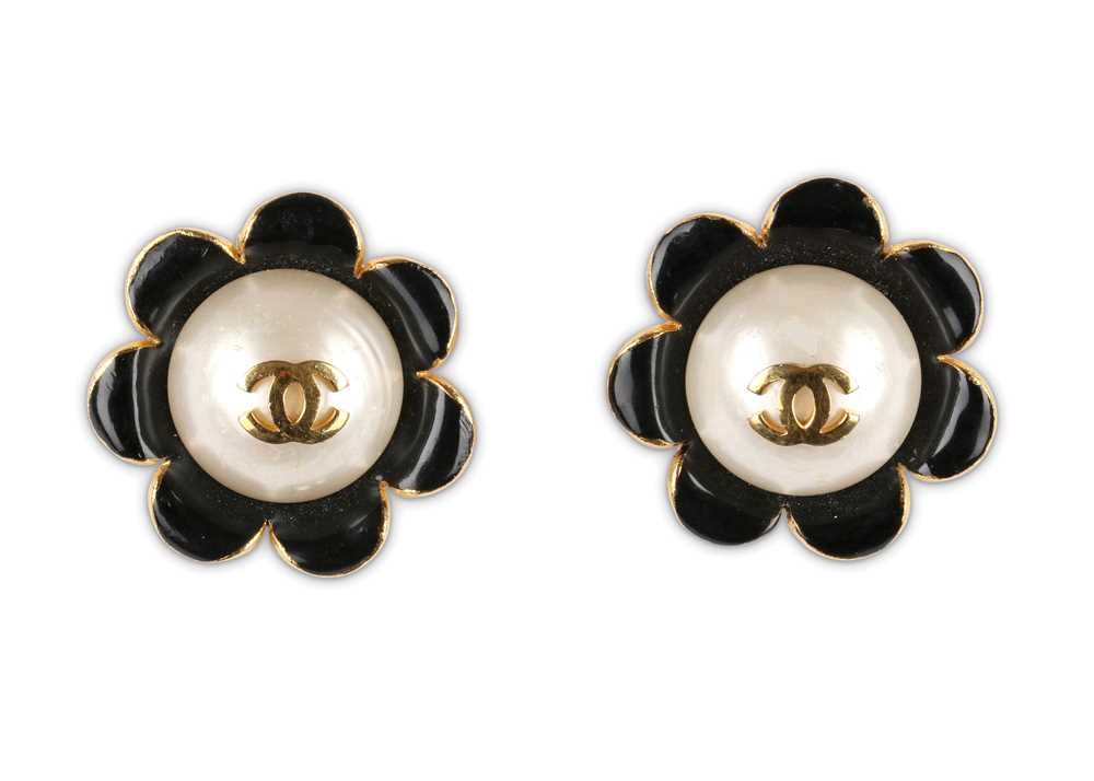 Chanel black flower earrings Clearance