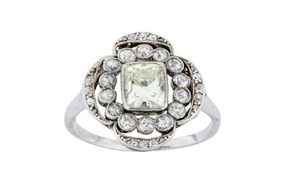 Lot 2 - A diamond cluster ring, circa 1910 The...