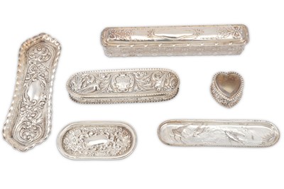 Lot 329 - A mixed group of sterling silver dressing...
