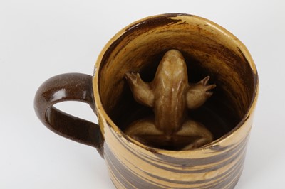 Lot 109 - AN AGATE WARE POTTERY FROG MUG, early 19th...