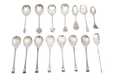 Lot 343 - A mixed group of sterling silver spoons,...