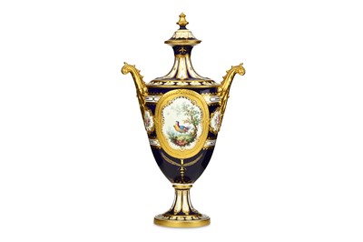 Lot 175 - A FINE ROYAL CROWN DERBY TWIN-HANDLED VASE AND...