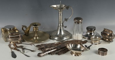 Lot 454 - A mixed lot of silver and plate, to include...