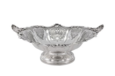 Lot 281 - A William IV sterling silver centrepiece fruit...