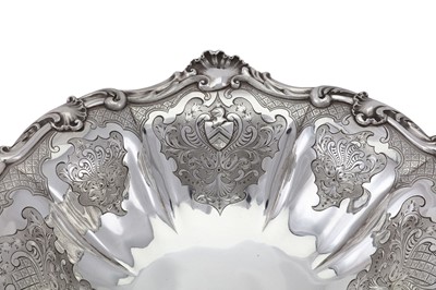Lot 281 - A William IV sterling silver centrepiece fruit...