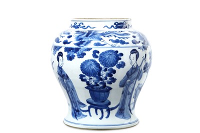 Lot 24 - A CHINESE BLUE AND WHITE 'LADIES' BALUSTER...