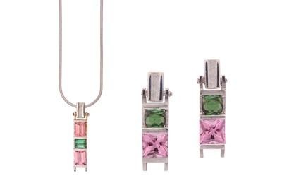 Lot 51 - A tourmaline pendant necklace and earring...