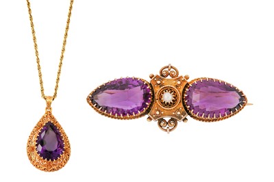 Lot 139 - An amethyst pendant necklace and brooch 1st:...