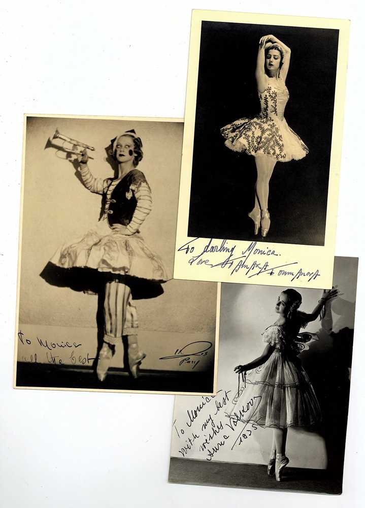 Lot 58 - Ballet.- A collection of signed photographs,...