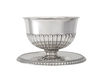 Lot 117 - An Oscar II Swedish 830 standard silver bowl...