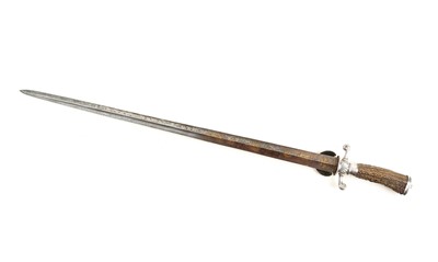 Lot 107 - A fine quality Continental hunting sword, with...