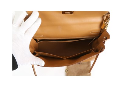 Lot 201 - Hermes Vache Naturelle Kelly Retourne 32, c....