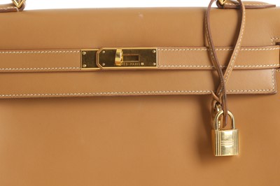 Lot 201 - Hermes Vache Naturelle Kelly Retourne 32, c....