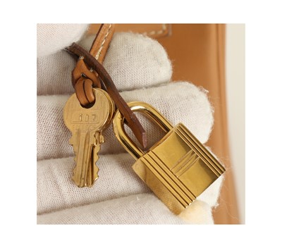 Lot 201 - Hermes Vache Naturelle Kelly Retourne 32, c....