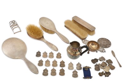 Lot 310 - A collection of silver items including a late...