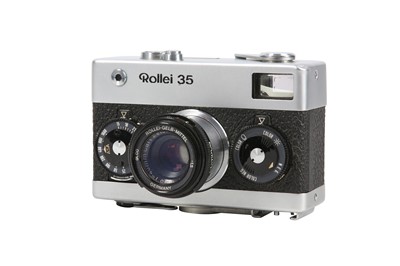 Lot 7 - A Rollei 35 Viewfinder Camera Serial No:...