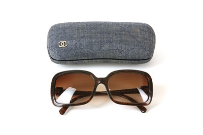 Lot 529 - Chanel Brown Tweed Effect Sunglasses, CC logo...