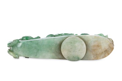 Lot 245 - A CHINESE JADEITE 'DRAGON' BELT HOOK. Qing...