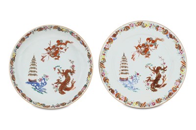Lot 41 - A SET OF TWO CHINESE FAMILLE ROSE 'DRAGON AND...
