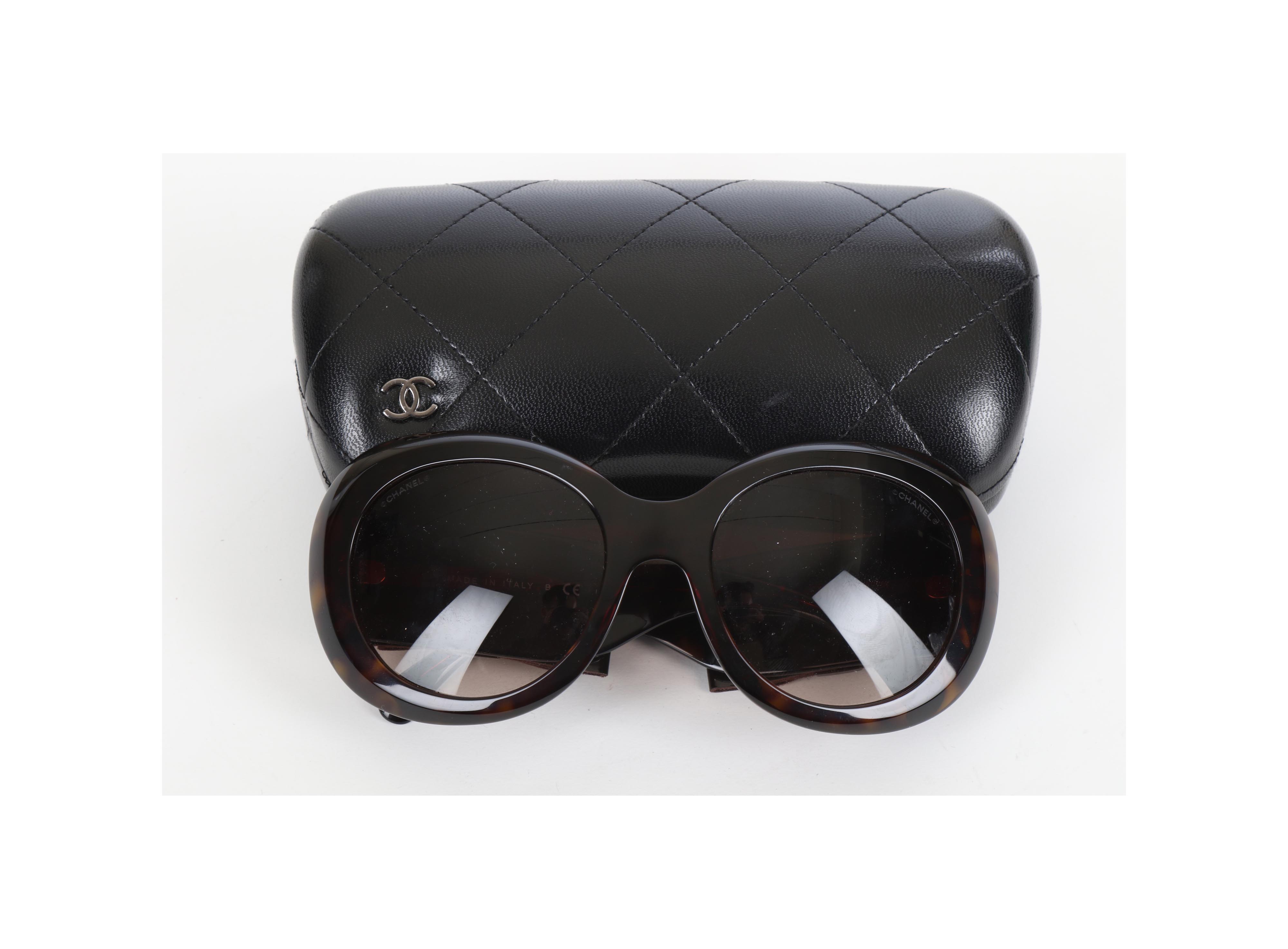 Lot 193 - Chanel Bow Style Sunglasses, faux tortoise
