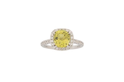 Lot 766 - A yellow chrysoberyl and diamond cluster...