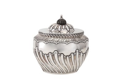 Lot 267 - A Victorian sterling silver tea caddy,...