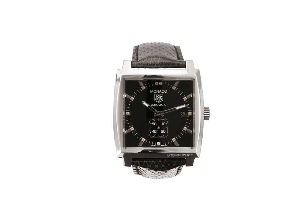 Lot 318 - TAG HEUER. A GENTS STAINLESS STEEL AUTOMATIC...