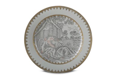 Lot 44 - A CHINESE EN GRISAILLE-DECORATED 'LOVERS' DISH....