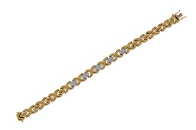 Lot 102 - A gold and diamond demi parure The 18 carat...