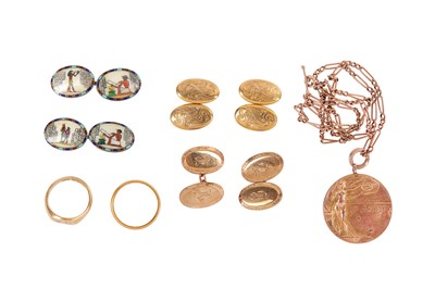 Lot 49 - A small quantity of jewellery comprising: two...