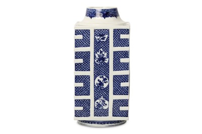 Lot 31 - A CHINESE BLUE AND WHITE VASE, CONG. Qing...