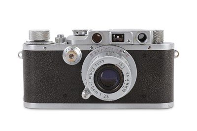 Lot 25 - A Leica IIIB Rangefinder Camera Serial No:...