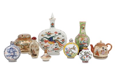 Lot 320 - A collection of Chinese and Japanese items,...