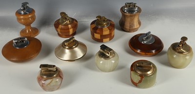 Lot 230 - A collection of table lighters.