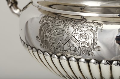 Lot 9 - A George III sterling silver tea urn, London 1817 by William Burwash