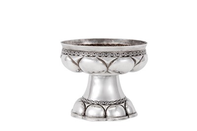 Lot 229 - A George V sterling silver font cup, in the...