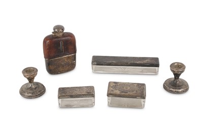 Lot 99 - A collection of silver items including a hip...