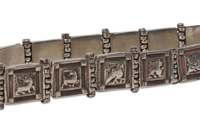 Lot 330 - AN ARTICULATED INDIAN SILVER BELT (ARAPATTI)...