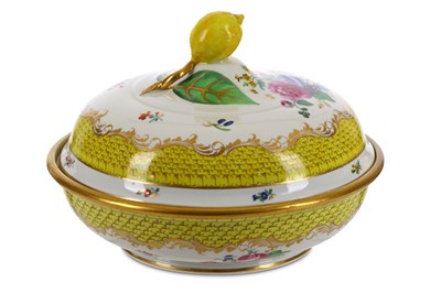 Lot 176 - A VIENNA PORCELAIN LIDDED DISH (SAHAN) FOR THE...