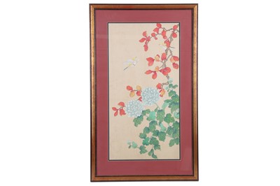 Lot 328 - A Chinese painting on silk depicting birds...