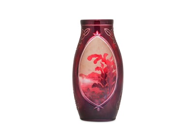 Lot 58 - A D'ARGENTAL CAMEO GLASS VASE, circa 1920, of...