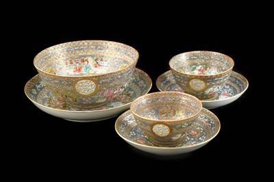 Lot 226 - *A SET OF PORCELAIN BOWLS AND DISHES WITH...