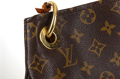 Sold at Auction: Louis Vuitton, Louis Vuitton Monogram Canvas Artsy MM  Shoulder Bag
